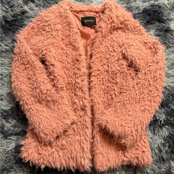 Faux fur coat - Picture 1 of 6